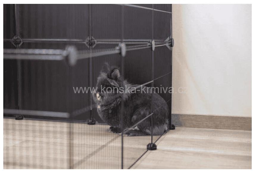 Ohrádka - kovové mřížové stěny